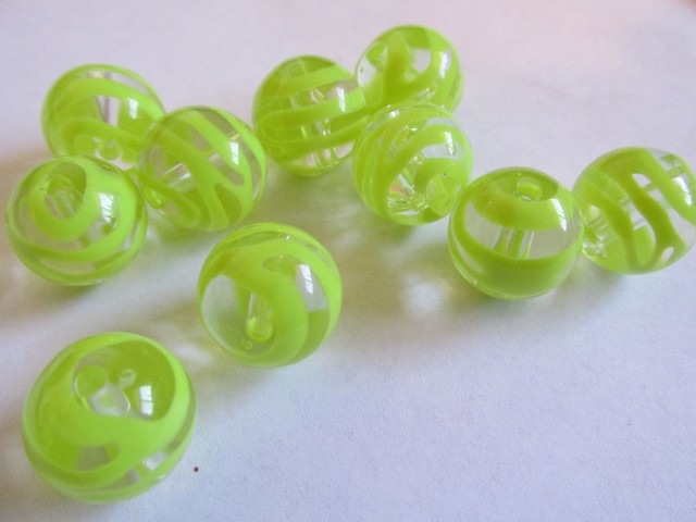 (image for) Lime green marble striped beads (10pc) #1492